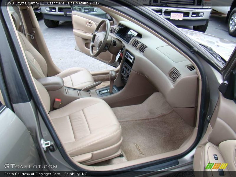 Cashmere Beige Metallic / Oak 1998 Toyota Camry LE