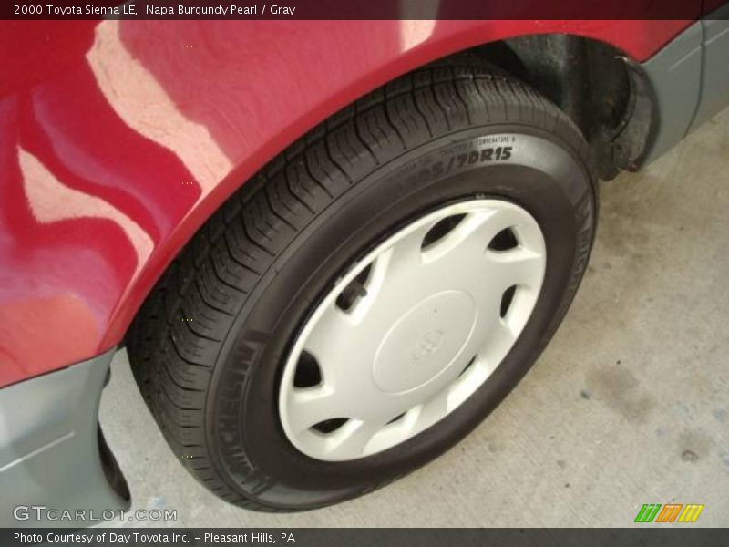 Napa Burgundy Pearl / Gray 2000 Toyota Sienna LE