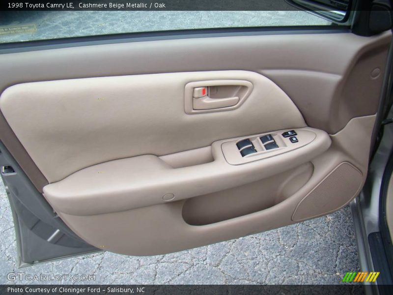 Cashmere Beige Metallic / Oak 1998 Toyota Camry LE
