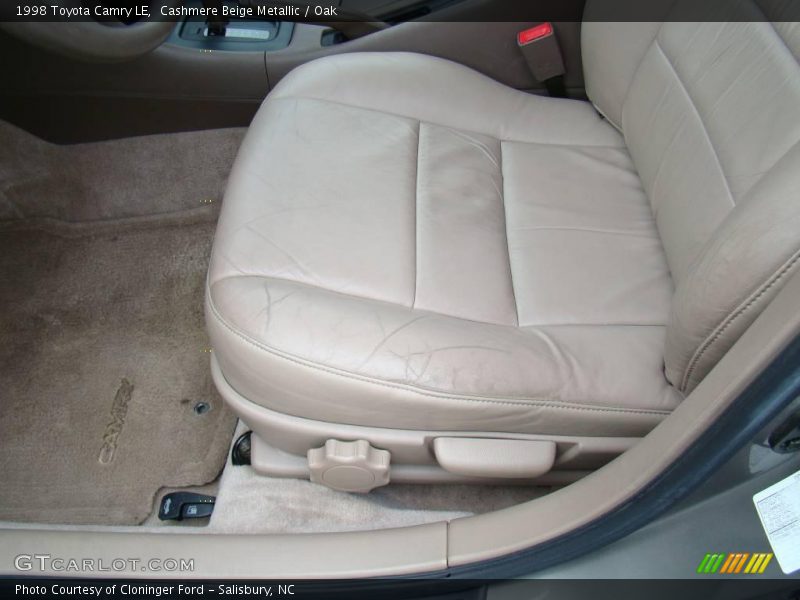 Cashmere Beige Metallic / Oak 1998 Toyota Camry LE
