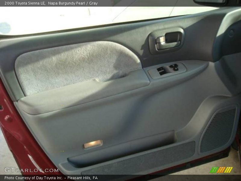 Napa Burgundy Pearl / Gray 2000 Toyota Sienna LE