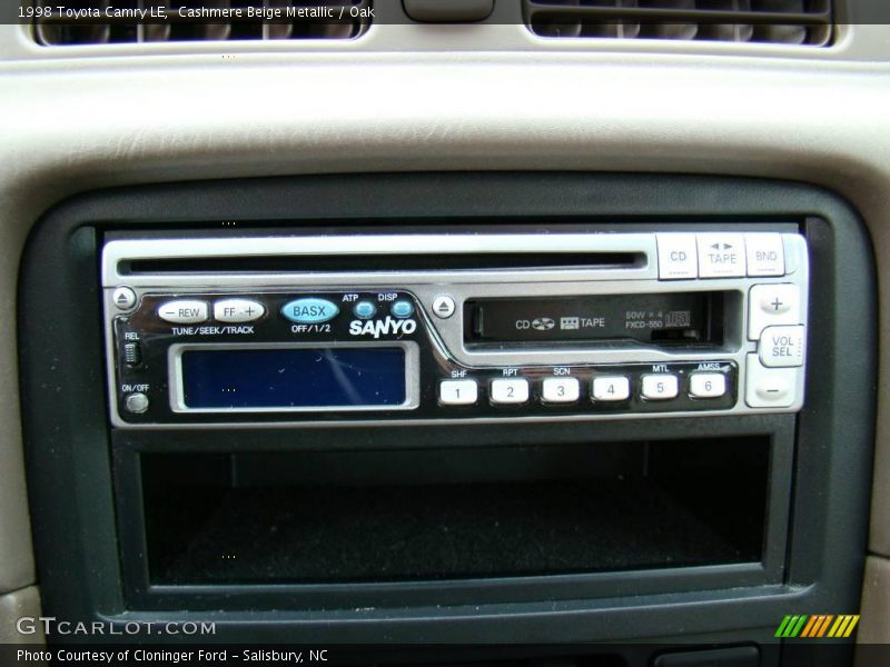 Cashmere Beige Metallic / Oak 1998 Toyota Camry LE