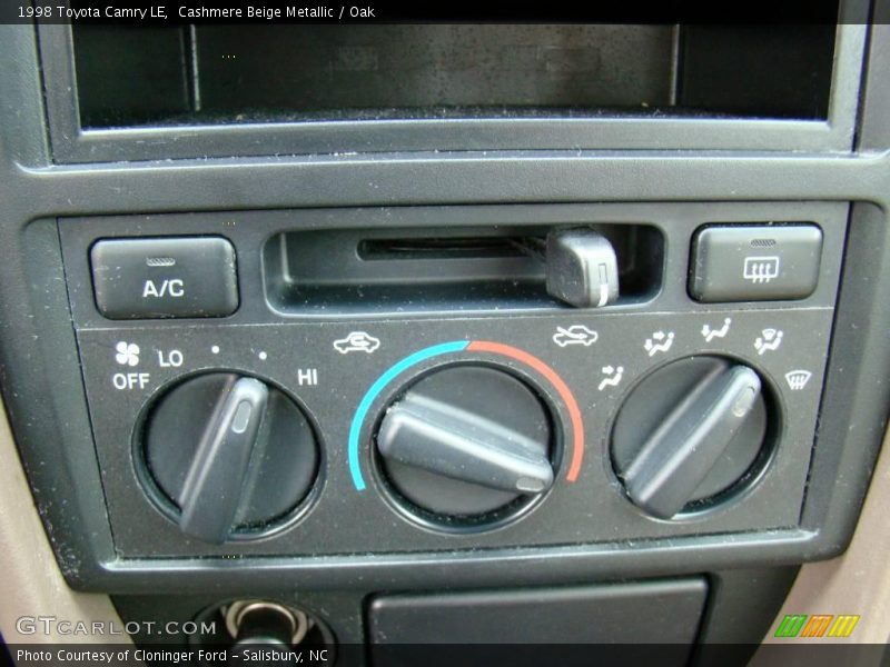 Cashmere Beige Metallic / Oak 1998 Toyota Camry LE