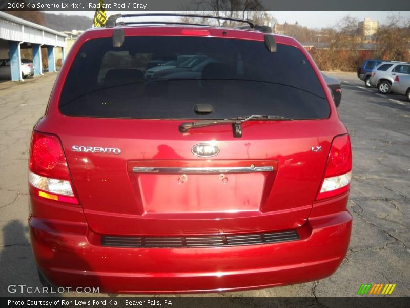 Radiant Red / Gray 2006 Kia Sorento LX 4x4