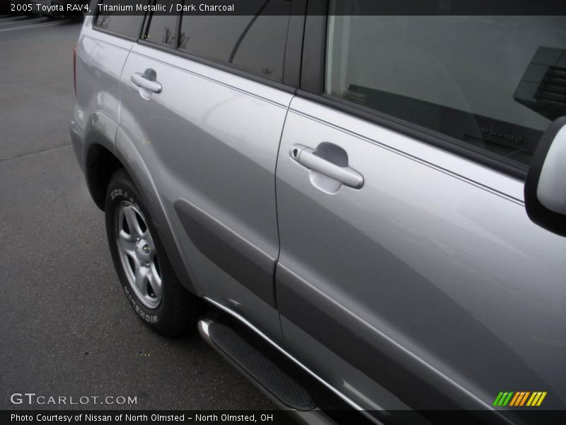 Titanium Metallic / Dark Charcoal 2005 Toyota RAV4
