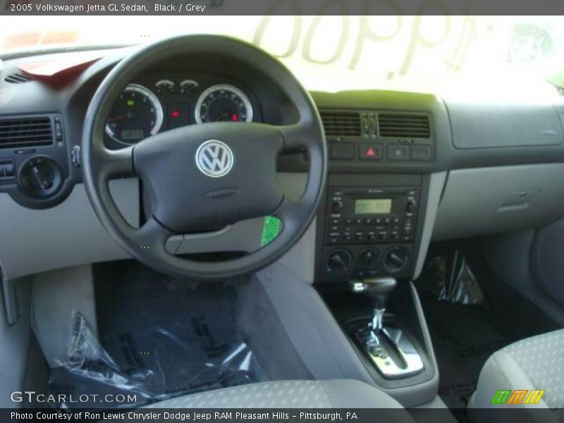 Black / Grey 2005 Volkswagen Jetta GL Sedan