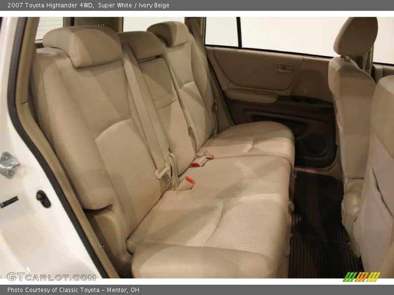Super White / Ivory Beige 2007 Toyota Highlander 4WD