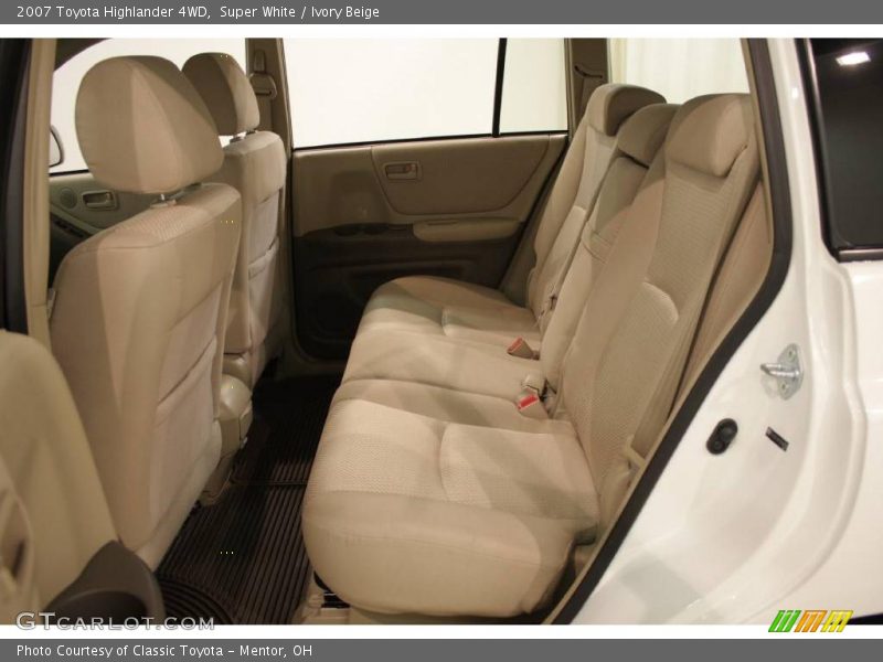 Super White / Ivory Beige 2007 Toyota Highlander 4WD
