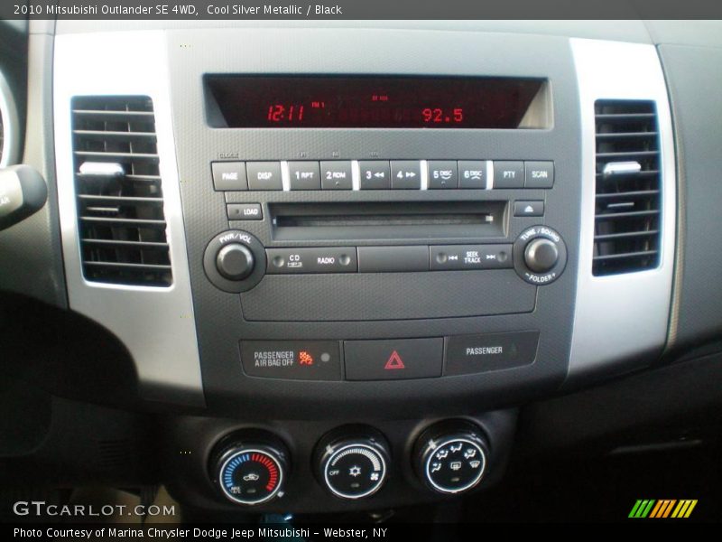 Cool Silver Metallic / Black 2010 Mitsubishi Outlander SE 4WD
