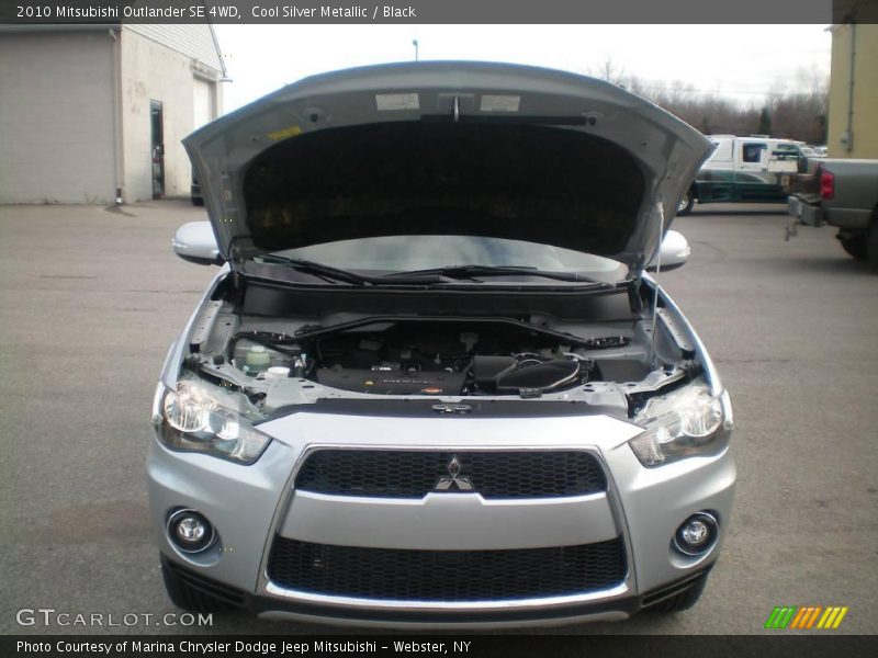 Cool Silver Metallic / Black 2010 Mitsubishi Outlander SE 4WD
