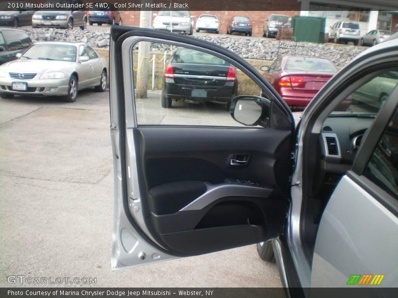 Cool Silver Metallic / Black 2010 Mitsubishi Outlander SE 4WD