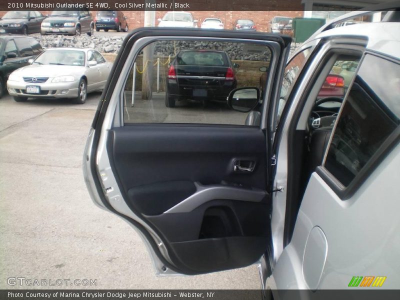 Cool Silver Metallic / Black 2010 Mitsubishi Outlander SE 4WD