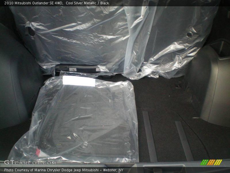 Cool Silver Metallic / Black 2010 Mitsubishi Outlander SE 4WD