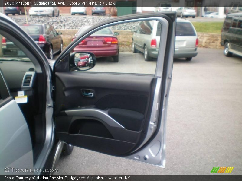 Cool Silver Metallic / Black 2010 Mitsubishi Outlander SE 4WD