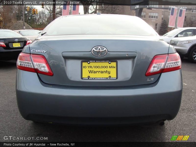Aloe Green Metallic / Bisque 2010 Toyota Camry LE