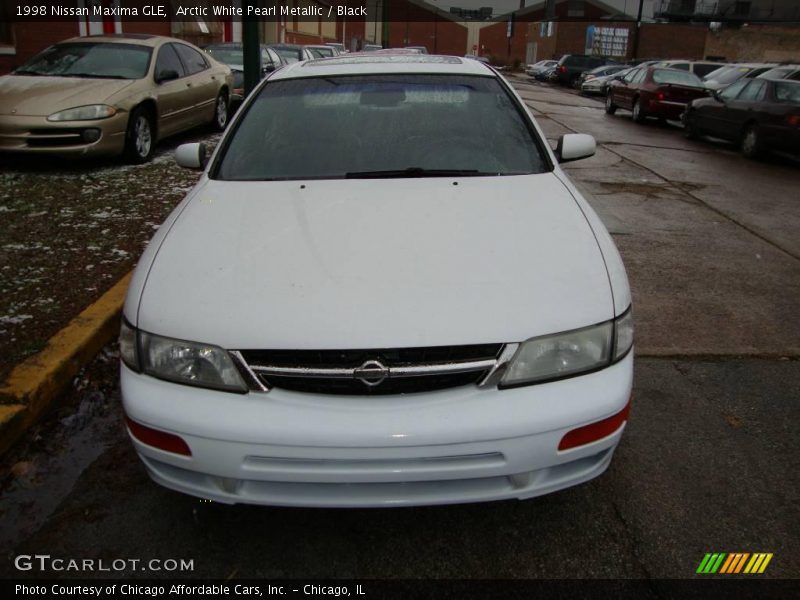 Arctic White Pearl Metallic / Black 1998 Nissan Maxima GLE