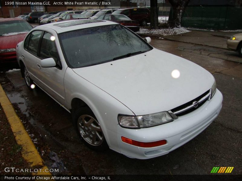 Arctic White Pearl Metallic / Black 1998 Nissan Maxima GLE