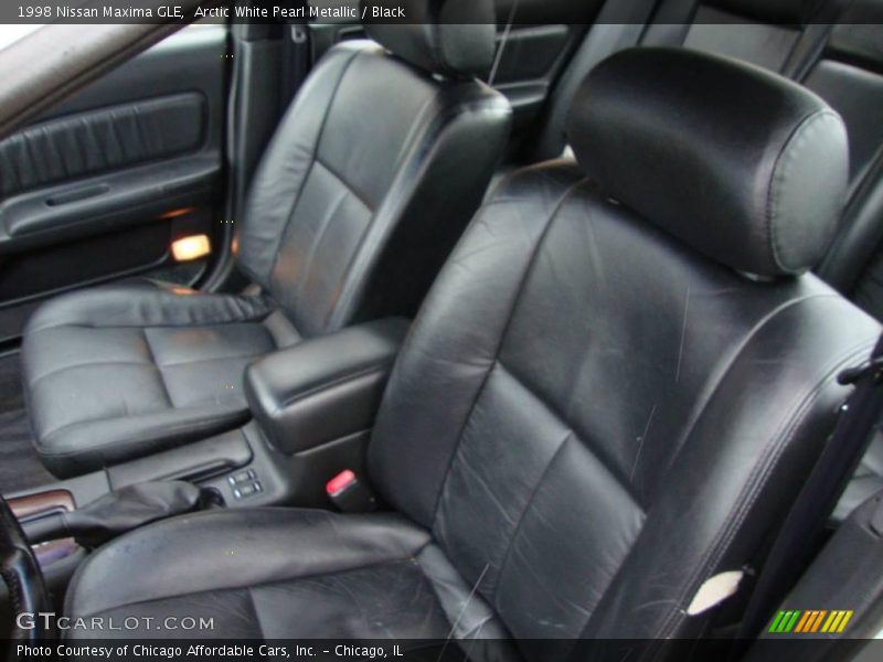 Arctic White Pearl Metallic / Black 1998 Nissan Maxima GLE