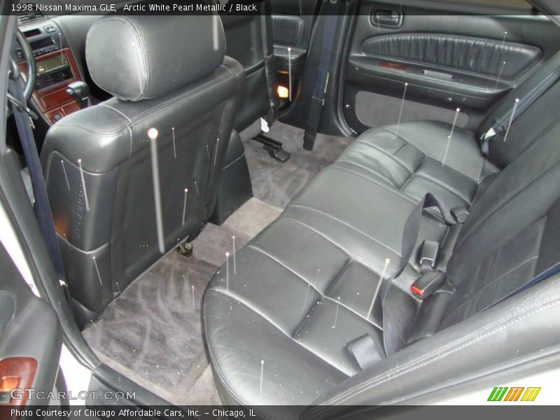 Arctic White Pearl Metallic / Black 1998 Nissan Maxima GLE