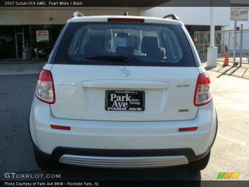 Pearl White / Black 2007 Suzuki SX4 AWD