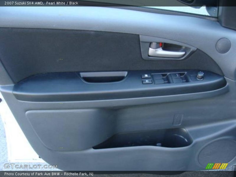 Pearl White / Black 2007 Suzuki SX4 AWD