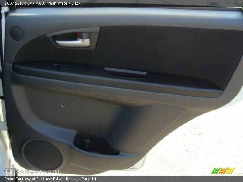 Pearl White / Black 2007 Suzuki SX4 AWD