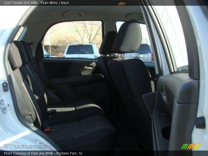 Pearl White / Black 2007 Suzuki SX4 AWD