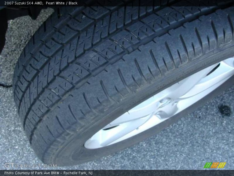Pearl White / Black 2007 Suzuki SX4 AWD