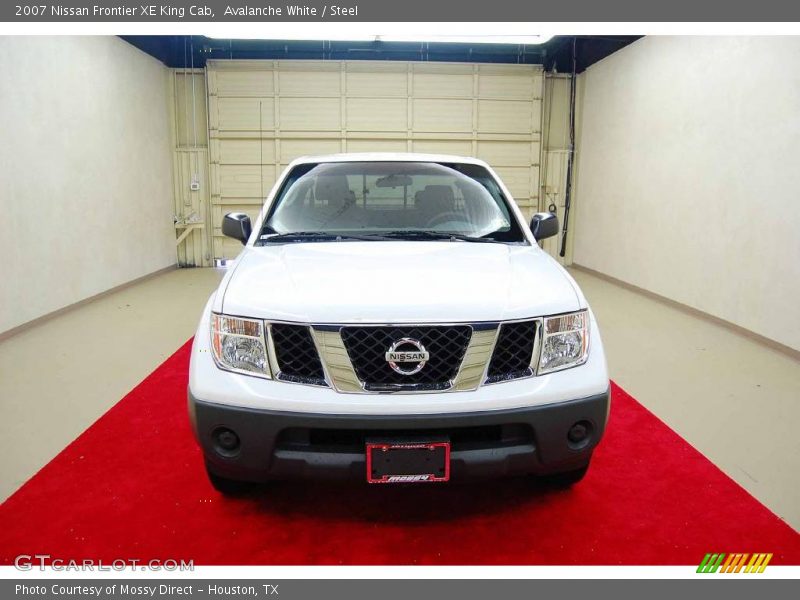 Avalanche White / Steel 2007 Nissan Frontier XE King Cab