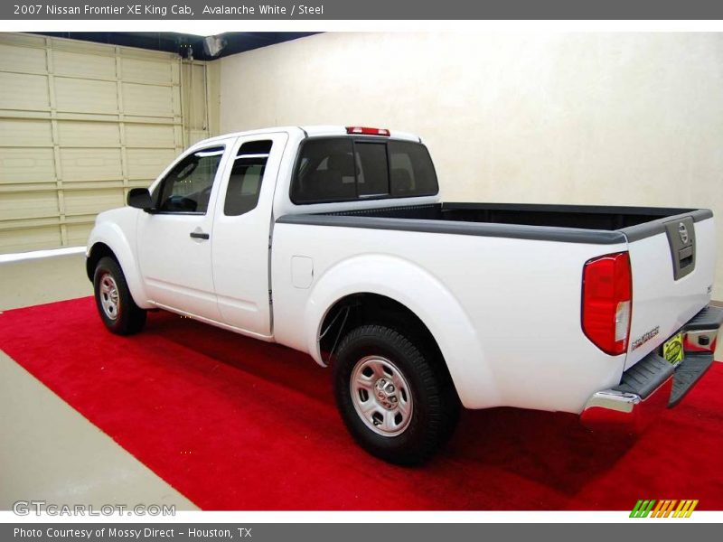 Avalanche White / Steel 2007 Nissan Frontier XE King Cab