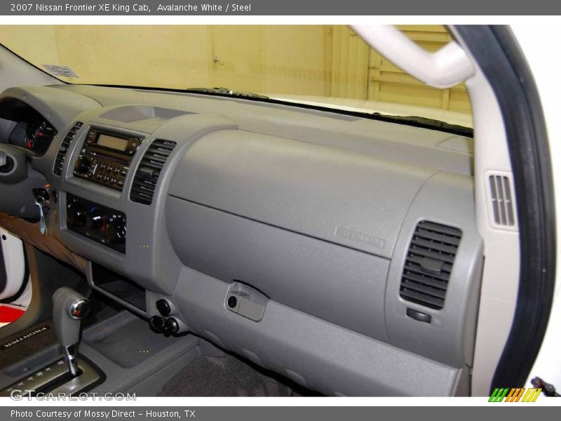 Avalanche White / Steel 2007 Nissan Frontier XE King Cab