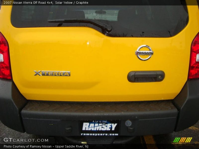 Solar Yellow / Graphite 2007 Nissan Xterra Off Road 4x4