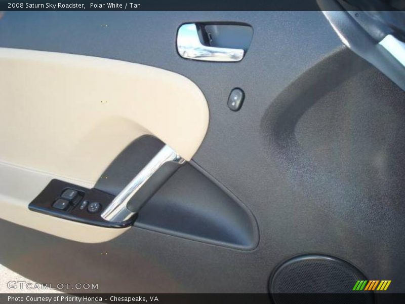 Polar White / Tan 2008 Saturn Sky Roadster