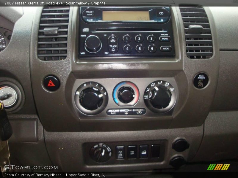 Solar Yellow / Graphite 2007 Nissan Xterra Off Road 4x4