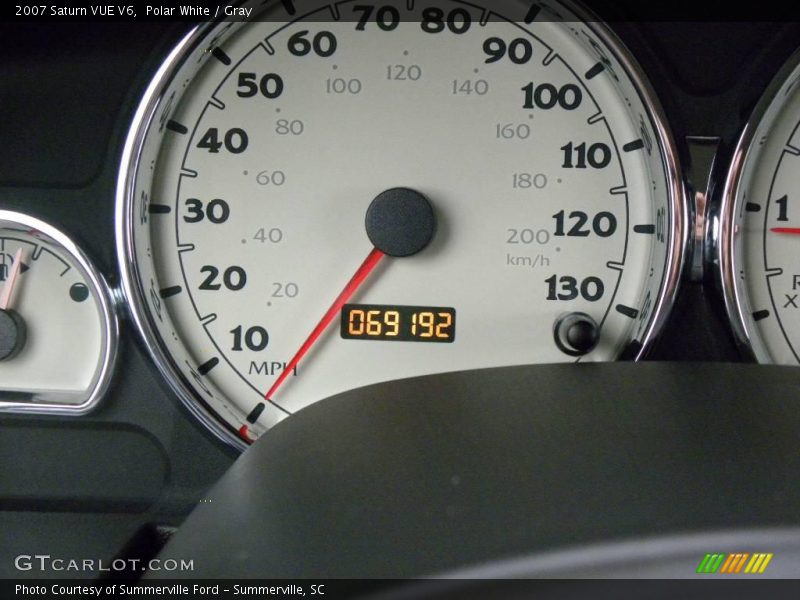 Polar White / Gray 2007 Saturn VUE V6