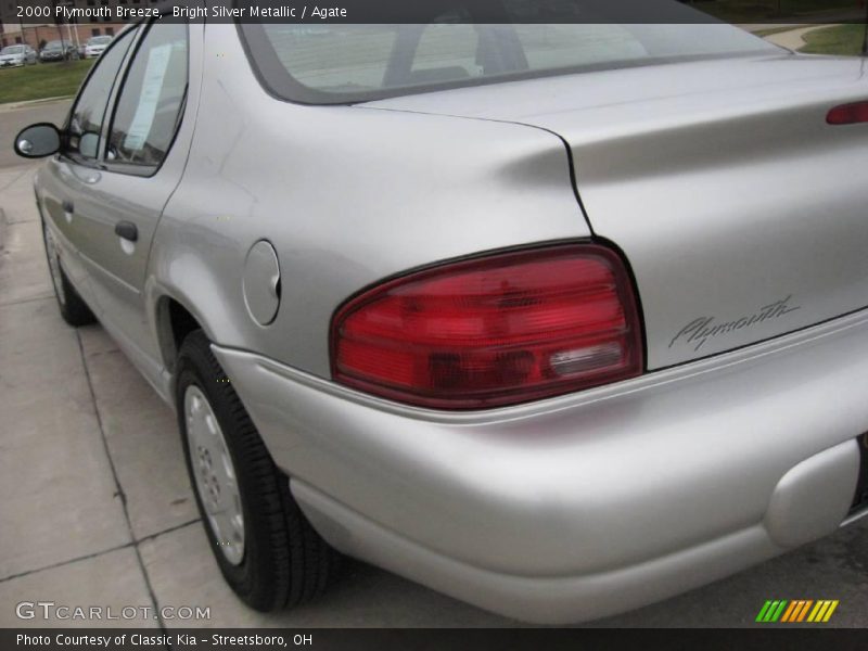 Bright Silver Metallic / Agate 2000 Plymouth Breeze