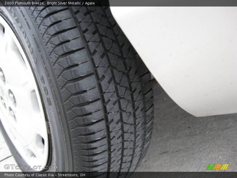 Bright Silver Metallic / Agate 2000 Plymouth Breeze