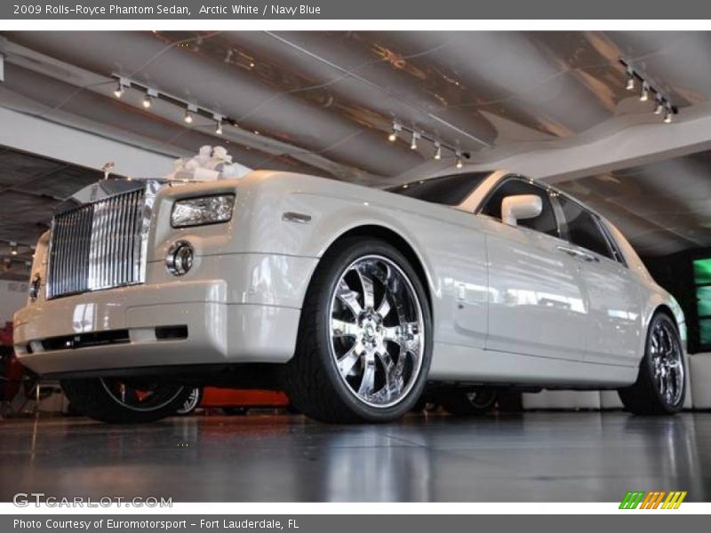 Arctic White / Navy Blue 2009 Rolls-Royce Phantom Sedan
