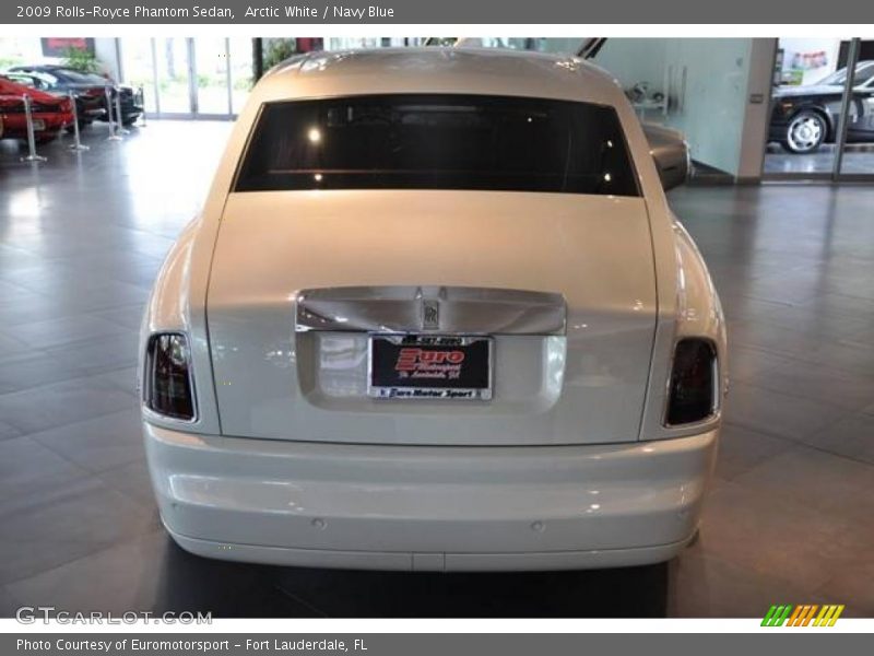 Arctic White / Navy Blue 2009 Rolls-Royce Phantom Sedan