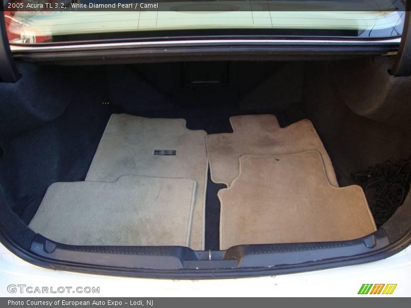 White Diamond Pearl / Camel 2005 Acura TL 3.2