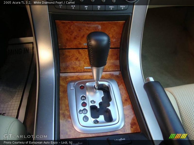 White Diamond Pearl / Camel 2005 Acura TL 3.2