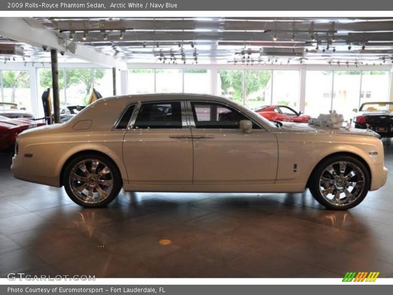 Arctic White / Navy Blue 2009 Rolls-Royce Phantom Sedan