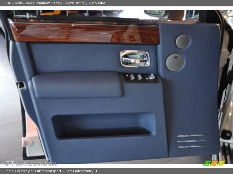 Arctic White / Navy Blue 2009 Rolls-Royce Phantom Sedan