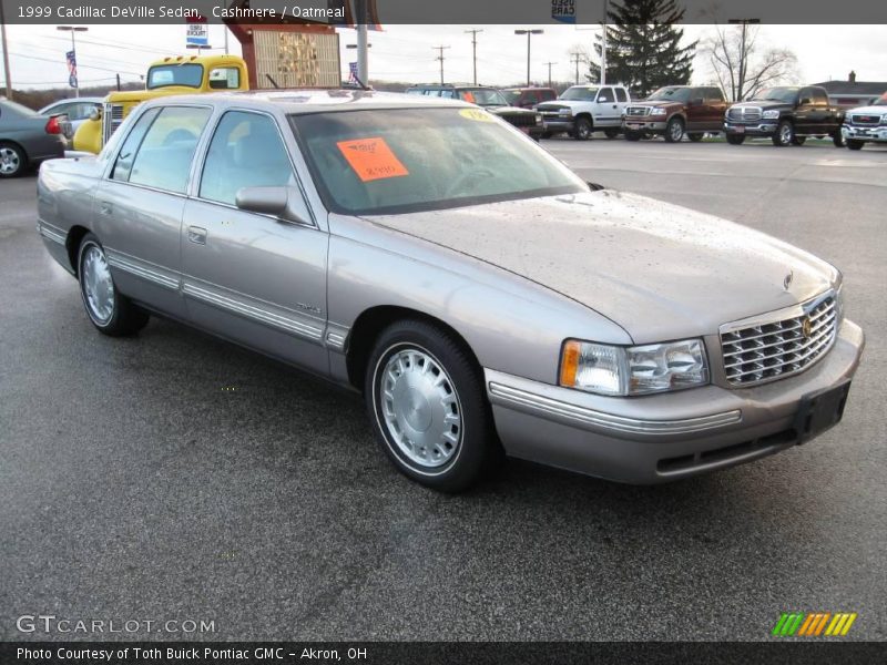 Cashmere / Oatmeal 1999 Cadillac DeVille Sedan