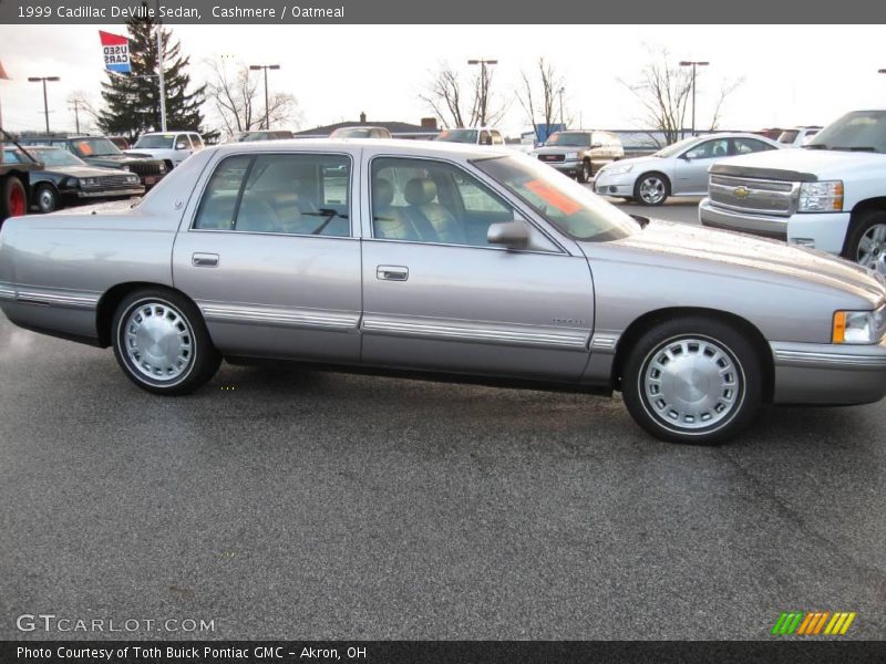 Cashmere / Oatmeal 1999 Cadillac DeVille Sedan