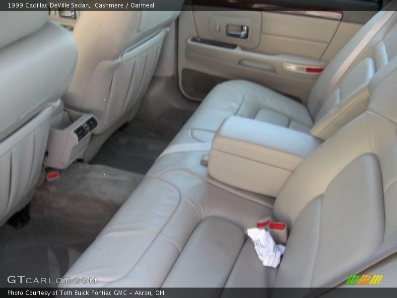 Cashmere / Oatmeal 1999 Cadillac DeVille Sedan