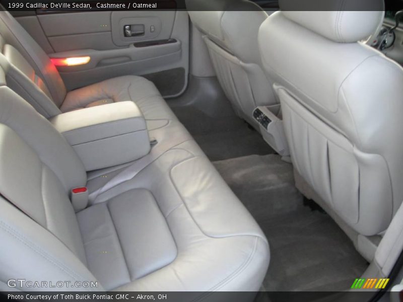 Cashmere / Oatmeal 1999 Cadillac DeVille Sedan