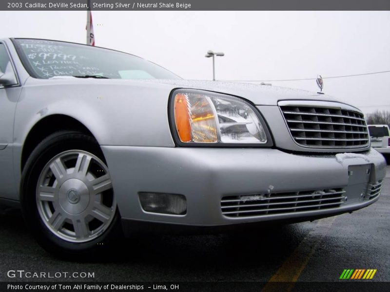 Sterling Silver / Neutral Shale Beige 2003 Cadillac DeVille Sedan