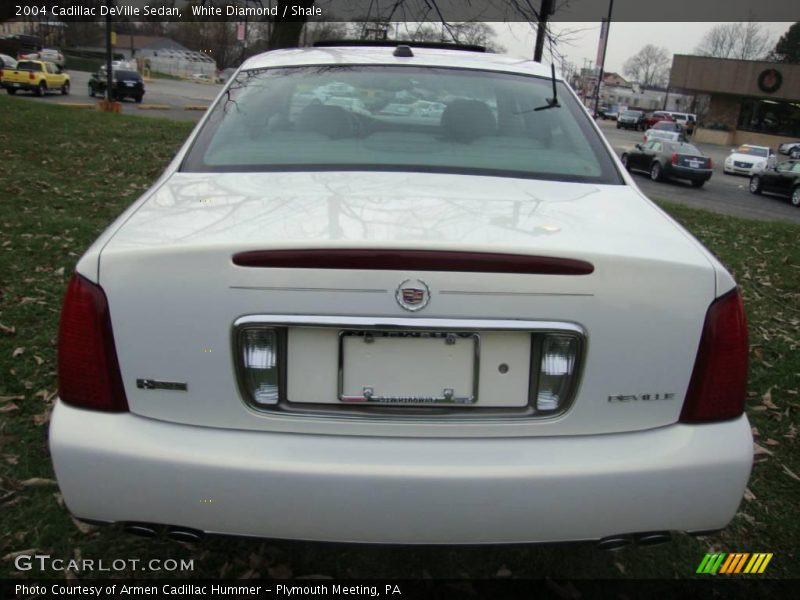 White Diamond / Shale 2004 Cadillac DeVille Sedan