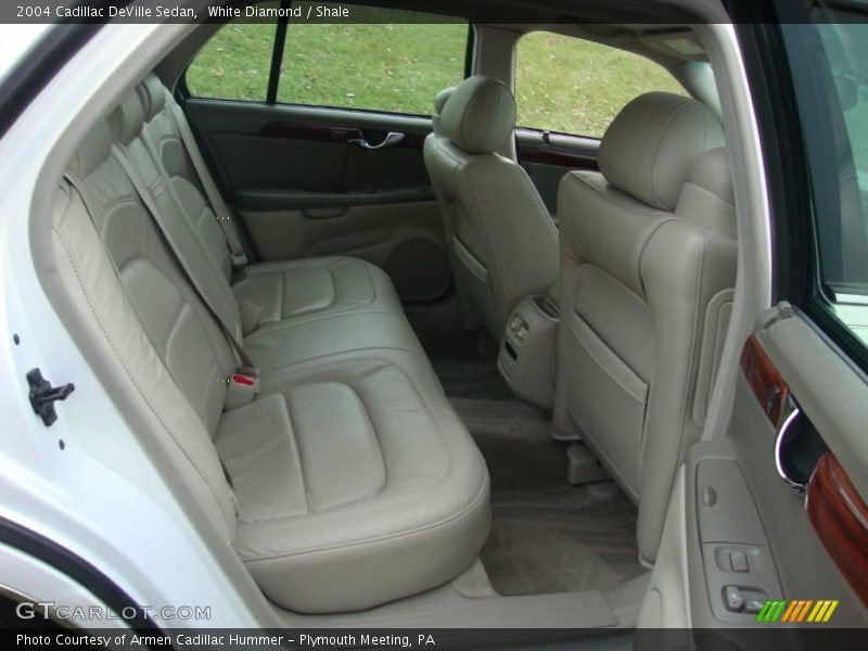 White Diamond / Shale 2004 Cadillac DeVille Sedan